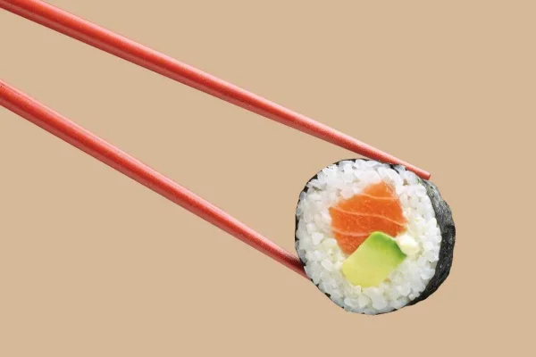 Avocado & Salmon Sushi Roll