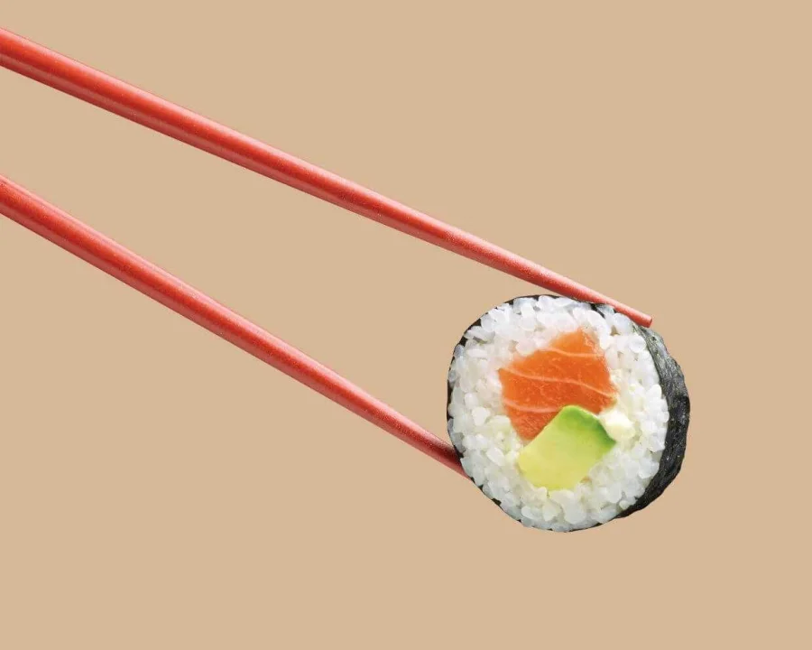 Avocado & Salmon Sushi Roll