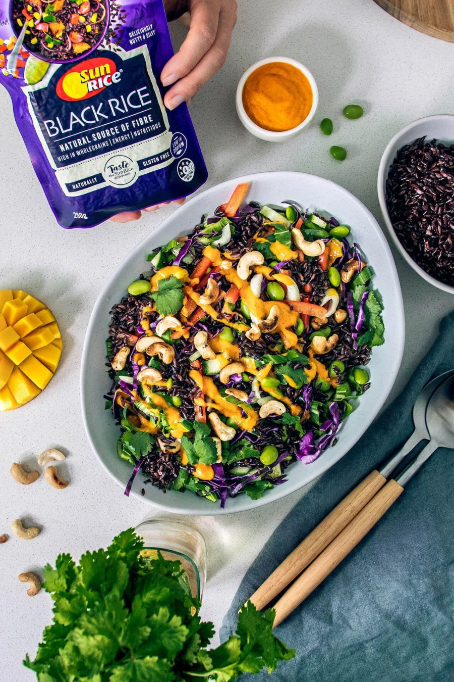 Black Rice Rainbow Salad by @_plantbaes_